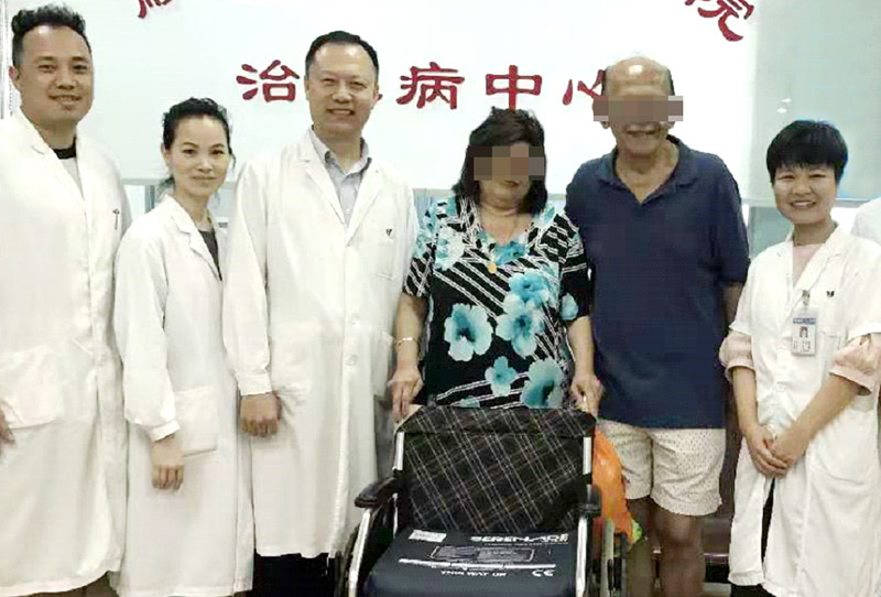 治未病中心治療外國女士1.jpg